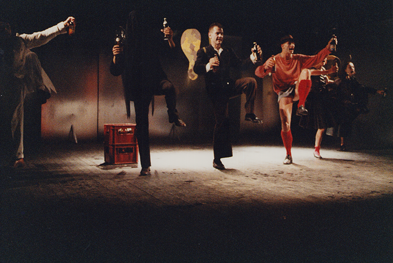 1989 - WELTUNTERGANG BERLIN (Bier) (Ensemble)&copy;FTM