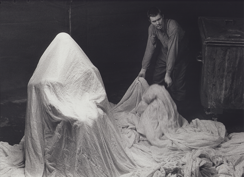 1975 - ENDSPIEL, M&uuml;nchen, W&ouml;rthstra&szlig;e 9 (K Bildstein (unter Tuch), B Ifland) &copy;FTM