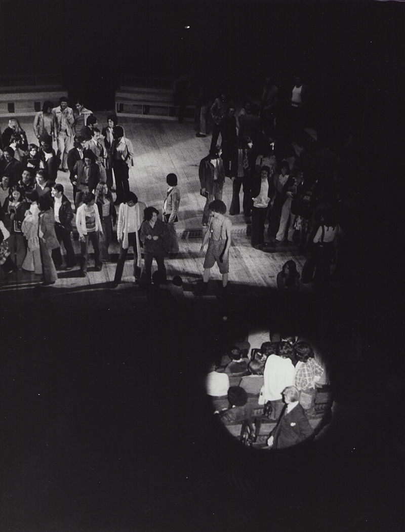 1976 - AFTER BRECHT, Tournee nach Caracas-Festival, Bogota (Kolumbien), Teatro Colon (Publikum auf B&uuml;hne)&copy;FTM