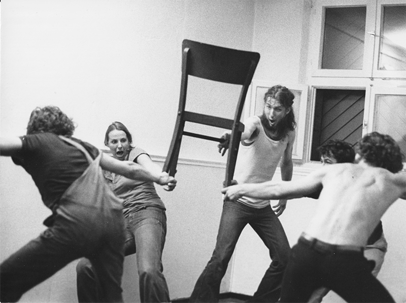 1976 - Demo Arbeitsweise FTM, W&ouml;rthstr 9 (hinten Werner Eckl u Ensemble)&copy;FTM