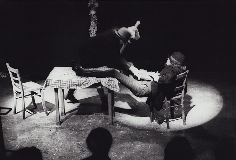 1977 - FIRMLING, nach Karl Valentin (Benno Ifland, Kurt Bildstein) Tisch &copy;Oda Sternberg