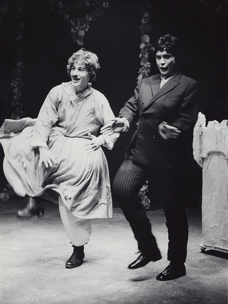 1977 - FIRMLING, nach Karl Valentin (Colin Gilder, Benno Ifland) &copy;Oda Sternberg