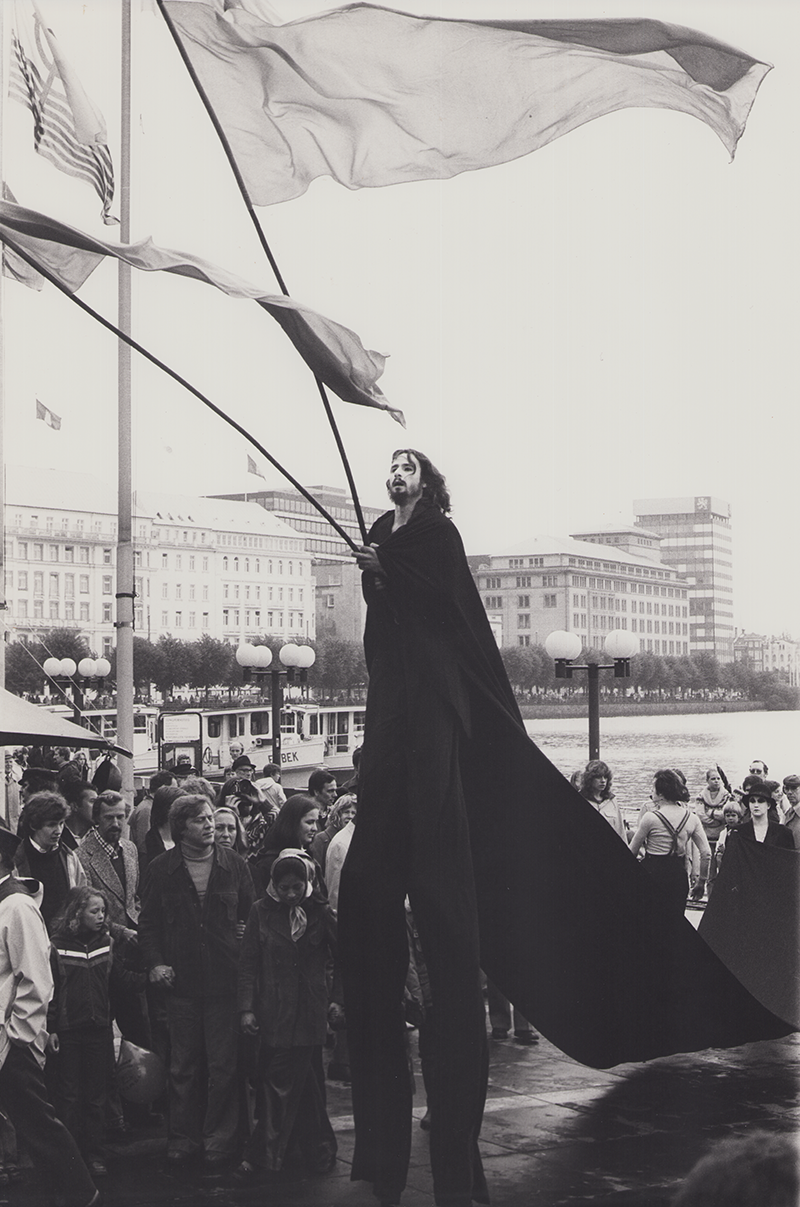 1976 - 1980 - Hamburg, Innenalster, SCHWARZE PROZESSION (Kurt Bildstein, Elisabeth Humm) &copy;FTM