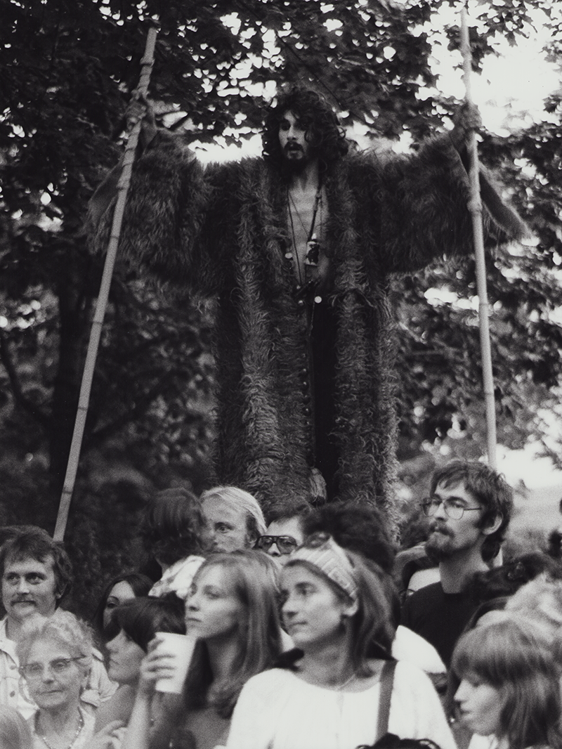 1977 - TETZELS ABLASS, Elisabethplatz (K Bildstein als Teufel) &copy;Wolfgang Giesche