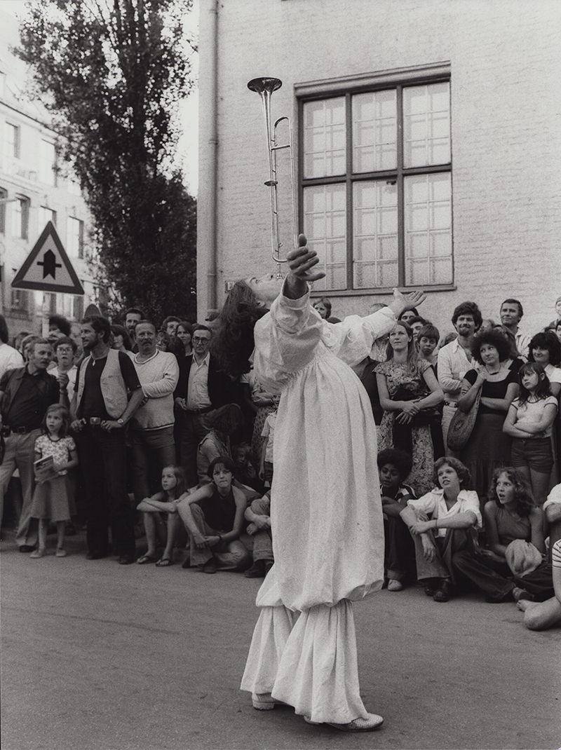 1980 - M&uuml;nchen, Elisabethplatz, WEISSE CLOWNS (Colin Gilder)&copy;W Giesche