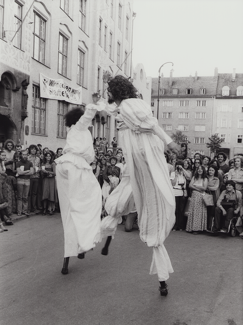 1980 - M&uuml;nchen, Elisabethplatz, WEISSE CLOWNS (Maschek, Bildstein)&copy;W Giesche 1