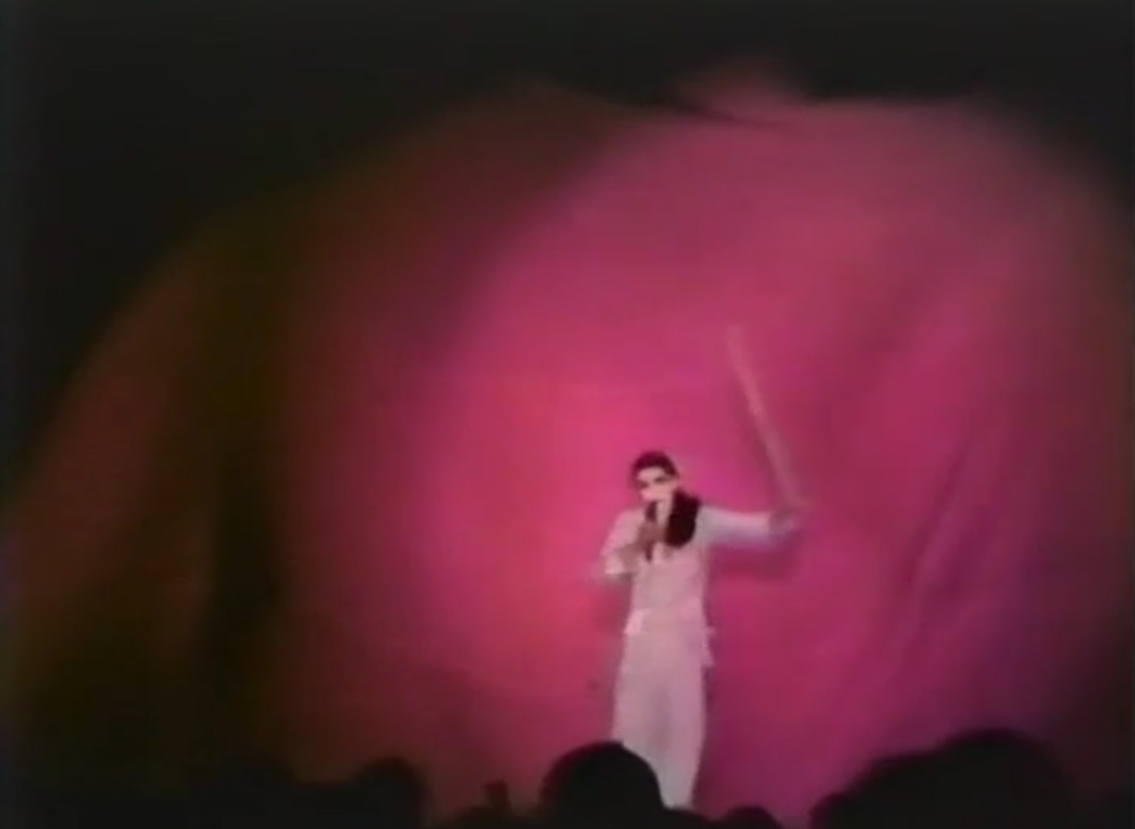 1978 -  Video - 020-01 1978 Elvis Rock Garden (Aufnahme zu hell Korrektur notwendig), Theaterfestival, M&uuml;nchen
