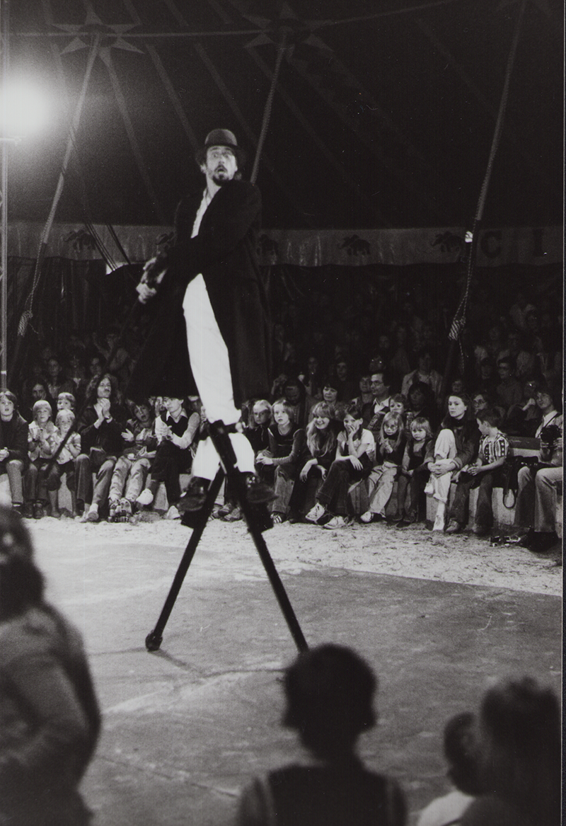 1980 - ZEIT F&Uuml;RS PARADIES - Cirkus-Atlas, Theaterfestival M&uuml;nchen (Kurt Bildstein) &copy;FTM