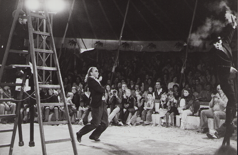 1980 - ZEIT F&Uuml;RS PARADIES - Cirkus-Atlas, Theaterfestival M&uuml;nchen (Franz Lenniger, Siegi Maschek) &copy;FTM