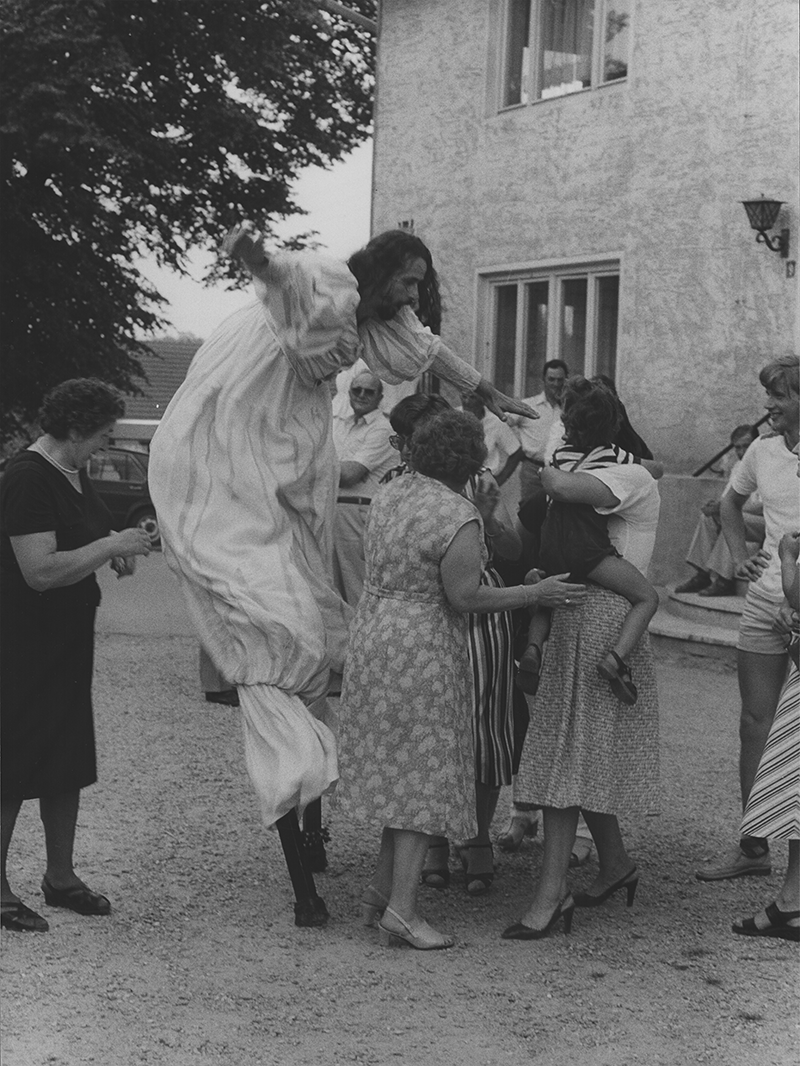 1980 - Dorffest, Wei&szlig;e Clowns (Kurt Bildstein) &copy;Giesche