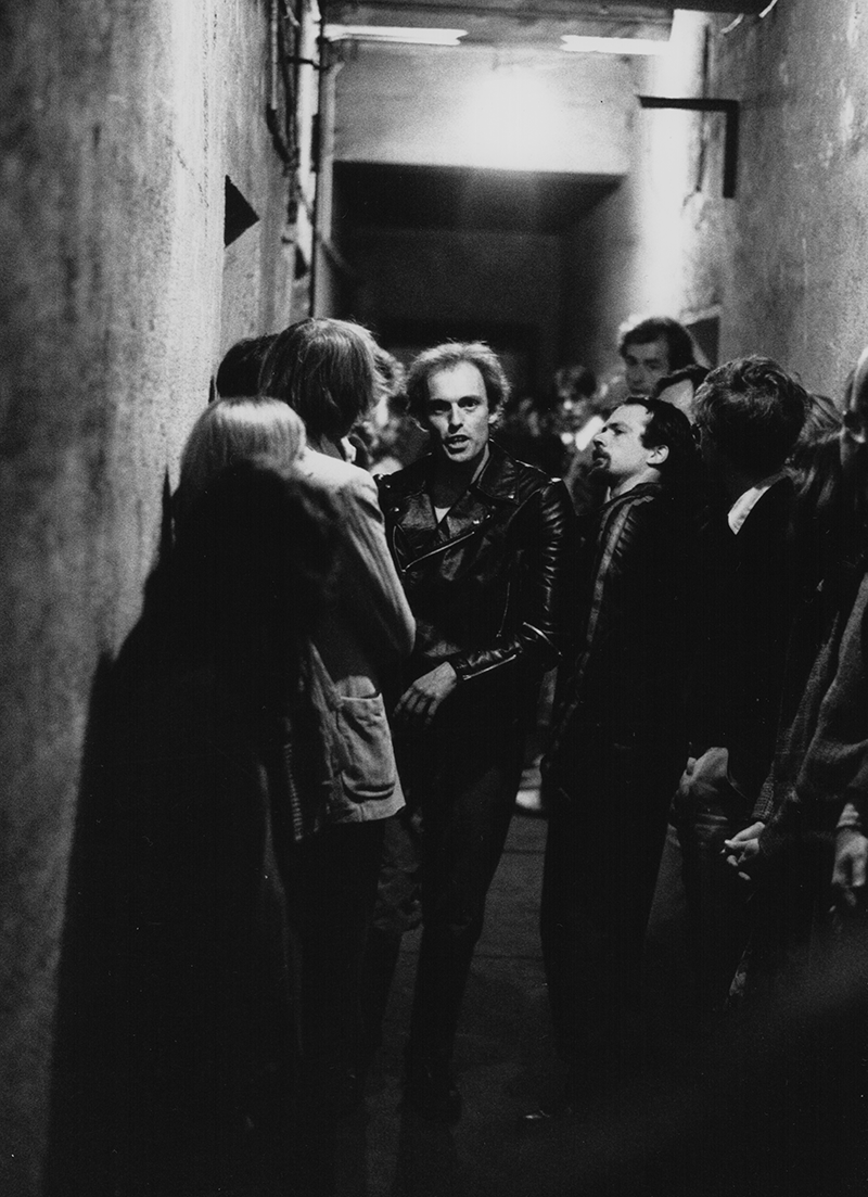 1981 - Hamletmaschine, Familienalbum (Franz Lenniger, Rolf Kassalicky) &copy;Volkmar Giesche