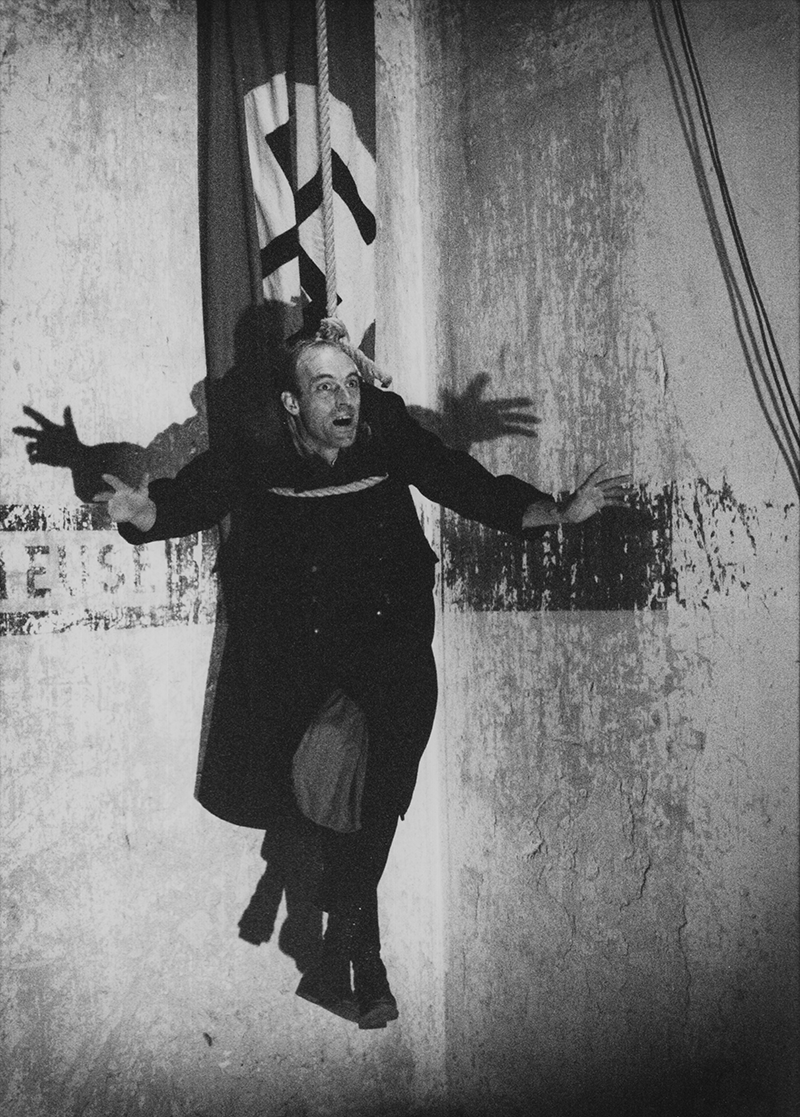 1982 KLEINB&Uuml;RGERHOCHZEIT aus SCHLACHT, Heiner M&uuml;ller (Franz Lenniger) &copy;Volkmar Giesche