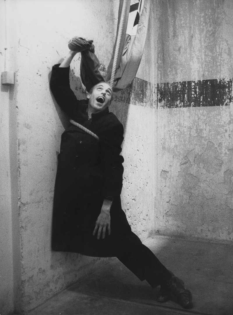 1982 KLEINB&Uuml;RGERHOCHZEIT aus SCHLACHT, Heiner M&uuml;ller (Franz Lenniger) &copy;Volkmar Giesche